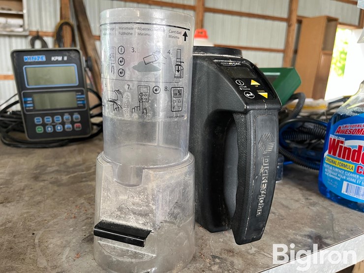 dickey-john-mini-gac-grain-moisture-tester-image-10