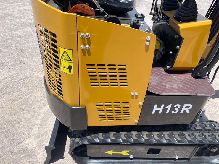 #2651-•-unused-cfg-mini-excavator-image-31