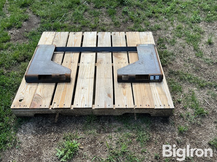 wolverine-qmp1-16-10t-skid-steer-plate-image-2