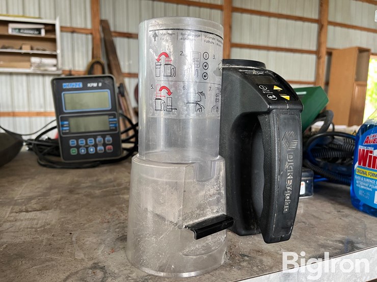 dickey-john-mini-gac-grain-moisture-tester-image-9