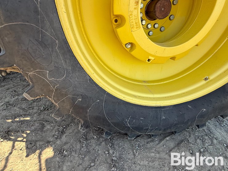 2012-john-deere-8285r-image-19