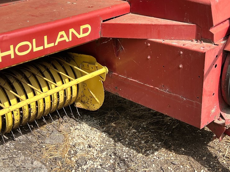 new-holland-310-image-23