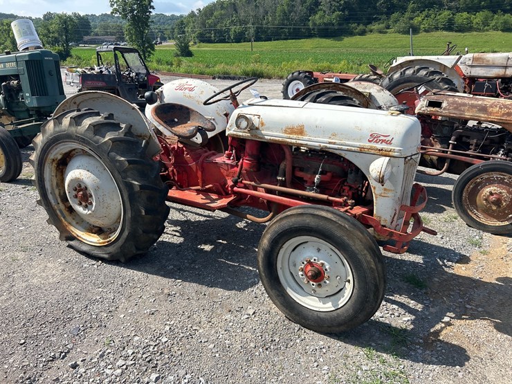ford-tractor-image-1