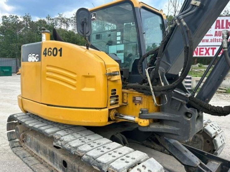 2014-deere-85g-image-39