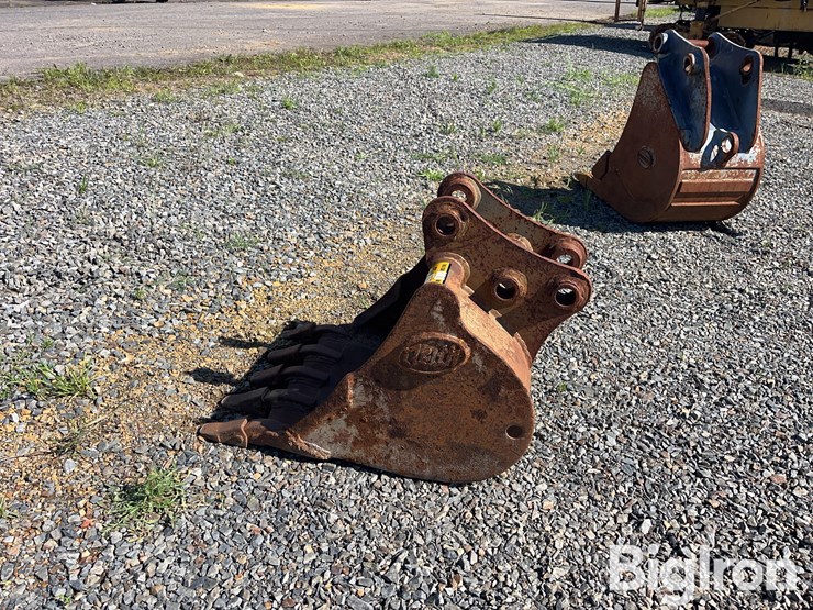 geith-23"-backhoe-bucket-image-8