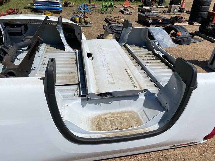 #7418-•-2020-and-newer-chevrolet-take-off-box-with-tailgate-(antigo,-wi)-image-16