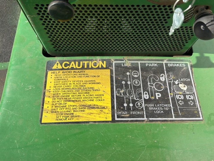 john-deere-318-image-9