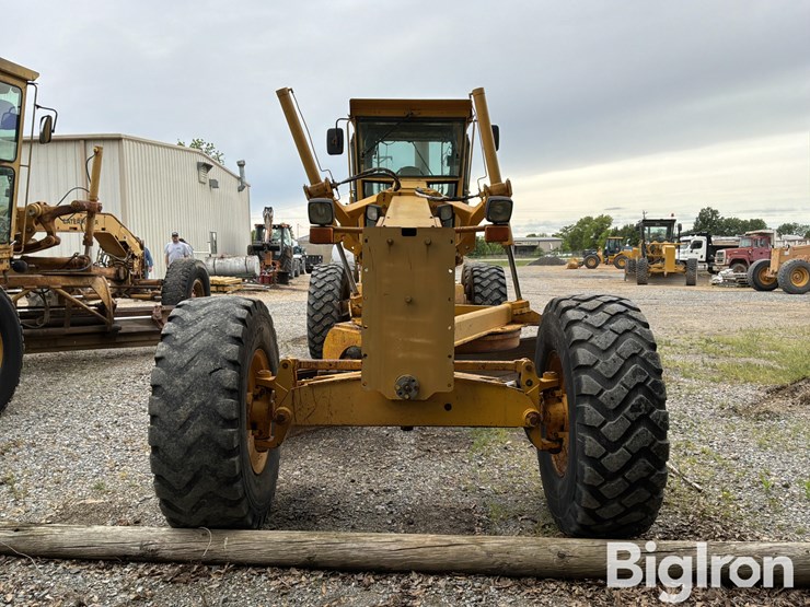 1992-deere-770bh-image-2
