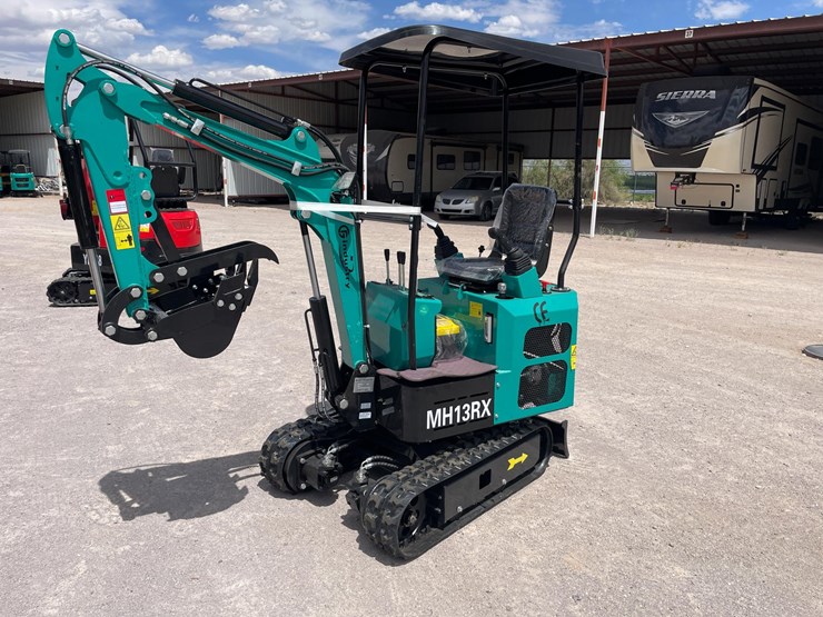 #2652-•-unused-cfg-mini-excavator-image-1