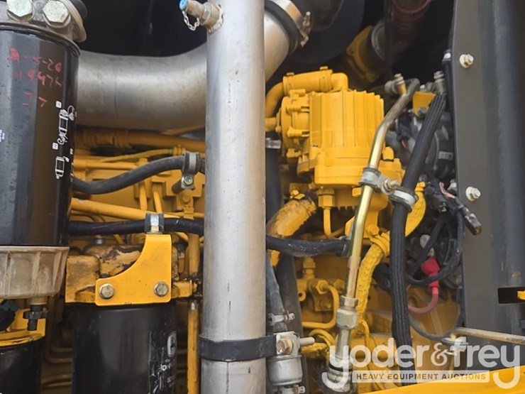 2011-deere-772g-image-44