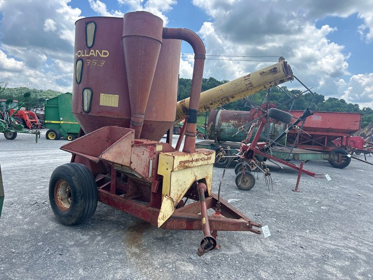 new-holland-353-image-1