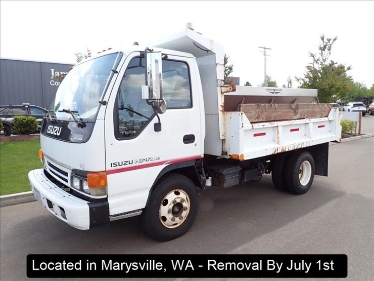 2002-isuzu-npr-image-1
