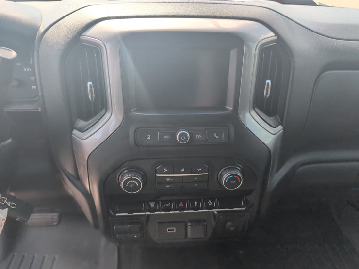 2020-chevrolet-silverado-2500hd-image-16