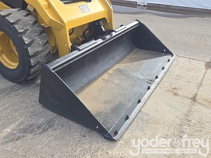 2018-caterpillar-262d-image-14