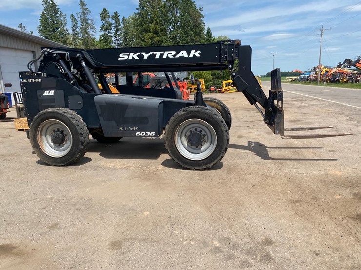 2019-sky-trak-6036-image-5