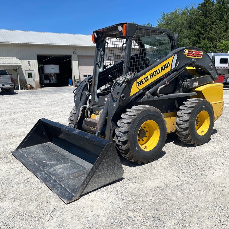2012 NEW HOLLAND L225