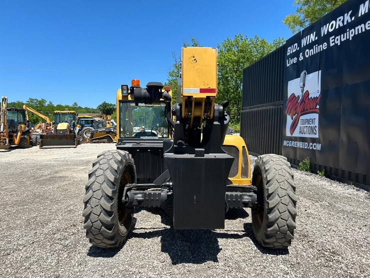 caterpillar-tl943-image-3