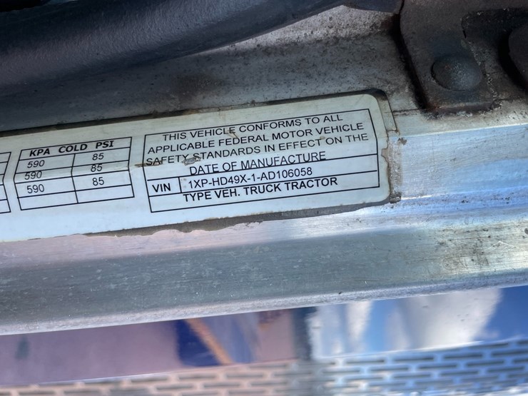 2010-peterbilt-386-image-57