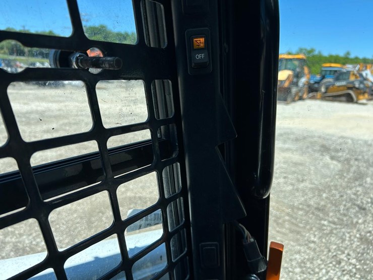 2022-bobcat-t770-image-26