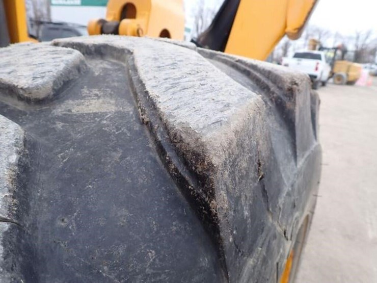 2010-jcb-510-56-image-80