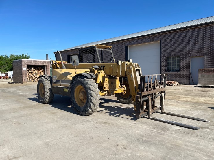 caterpillar-th62-image-3