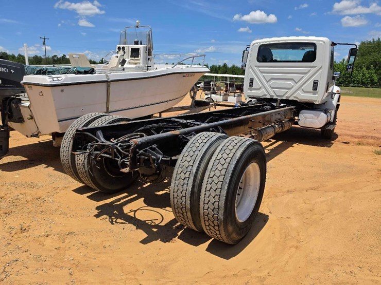 2016-international-durastar-4300-image-3