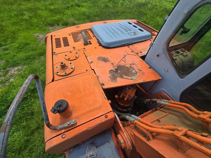 hitachi-ex160-lc-image-21