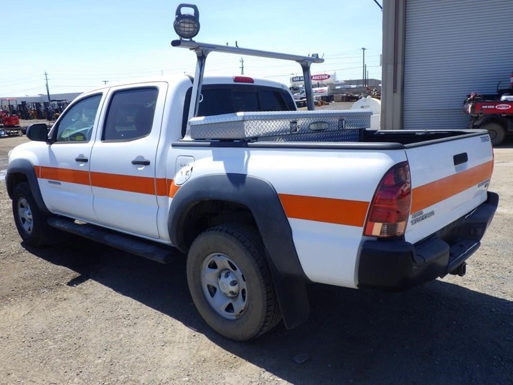 2013-toyota-tacoma-image-4