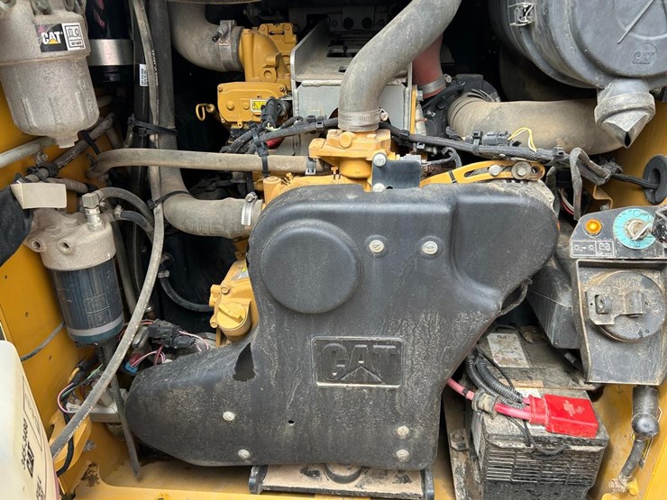 2018-caterpillar-299d2-image-16