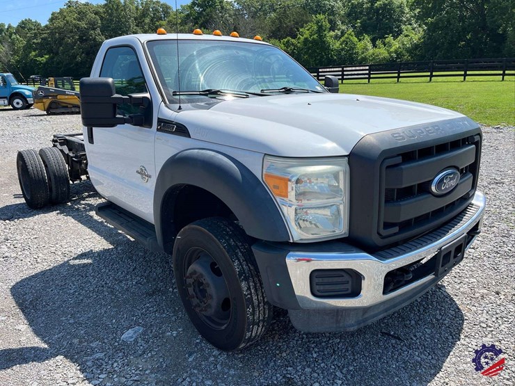 2016-ford-f550-image-34