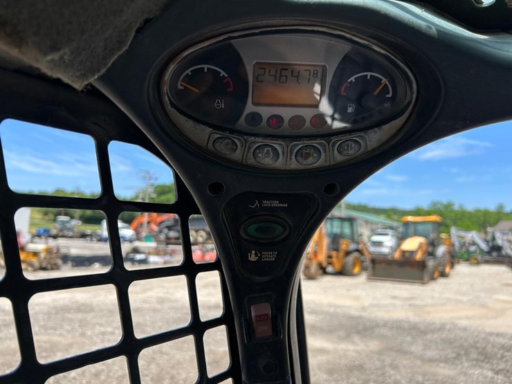 2019-bobcat-t740-image-21