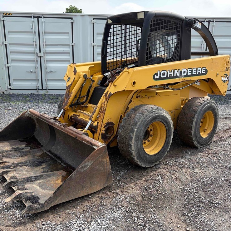 2001 JOHN DEERE 260