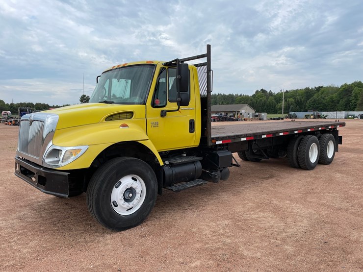 #318-•-2005-ht570-international-7500-6x4-flatbed-(has-mo-title)-(mosinee,-wi)-image-1