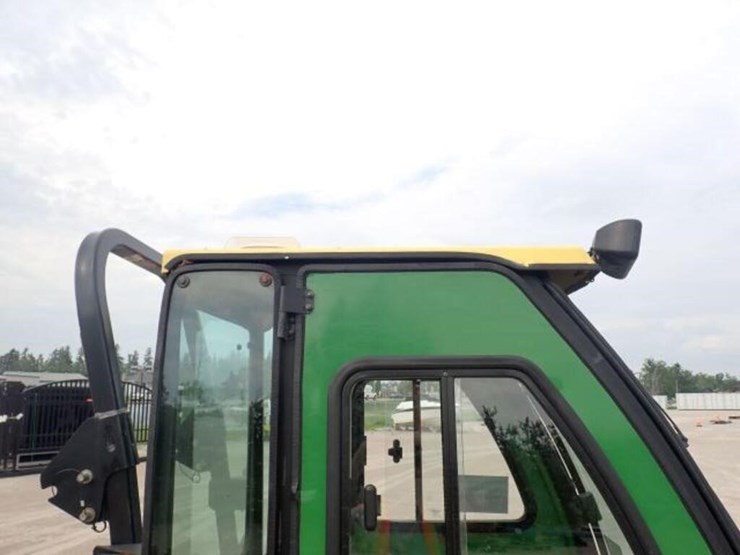 2011-john-deere-1023e-image-16