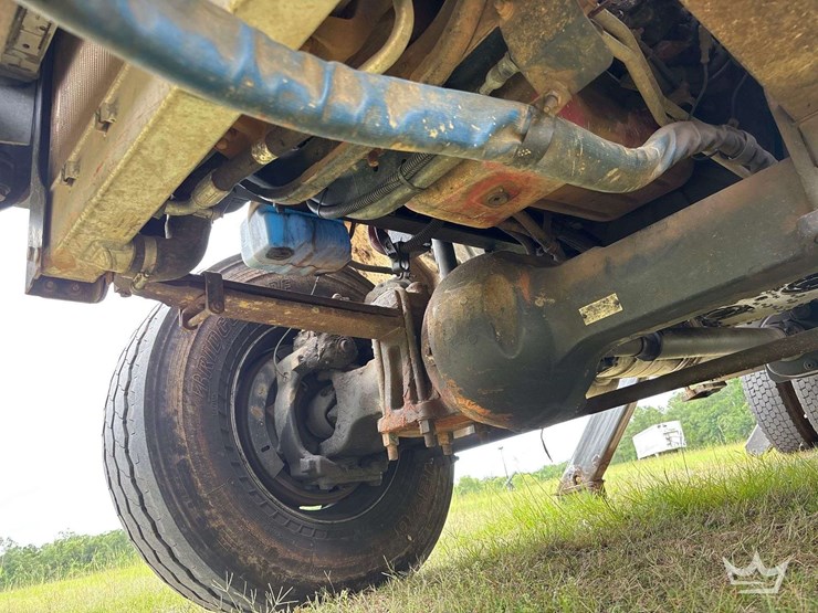2014-freightliner-m2-106-image-69