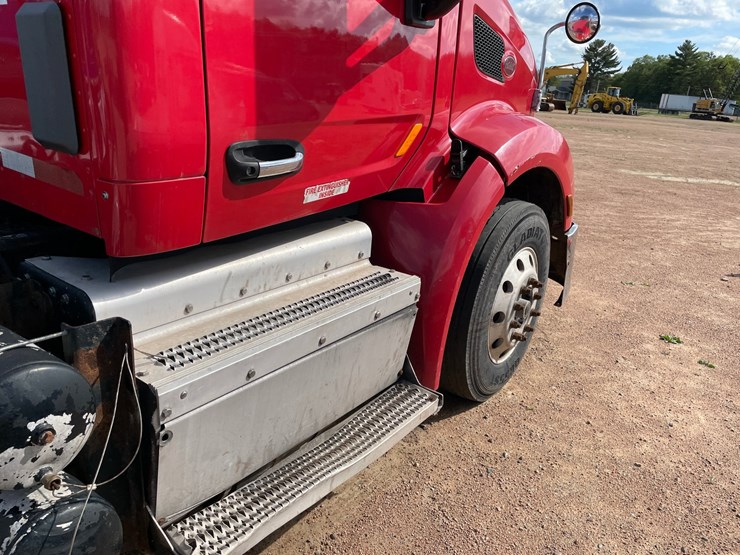 2014-peterbilt-579-image-31