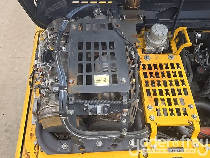 2017-komatsu-pc210-lc-11-image-42