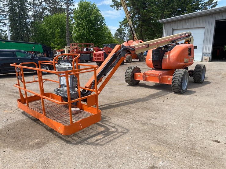 2012-jlg-600aj-image-1