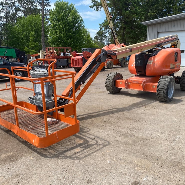 2012 JLG 600AJ