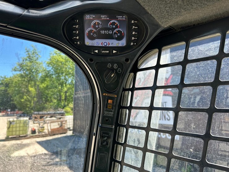 2021-bobcat-t770-image-24