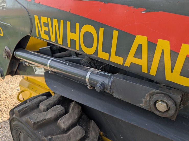 #5454-•-new-holland-160-skid-loader-image-6