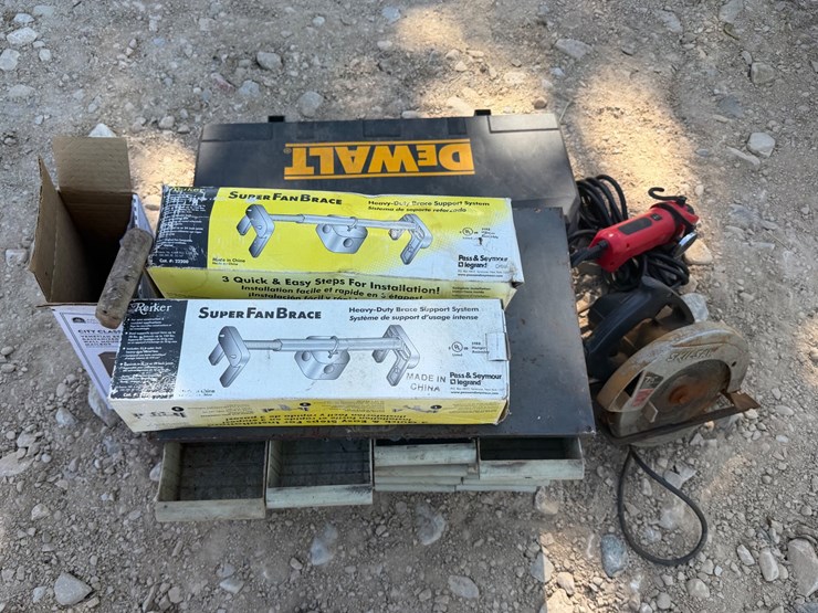 #5516-•-dewalt-sawzall-image-2