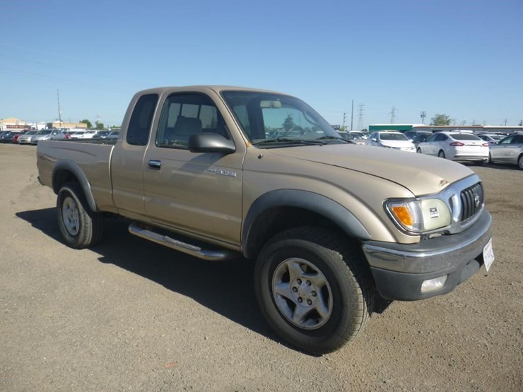 2003-toyota-tacoma-image-2