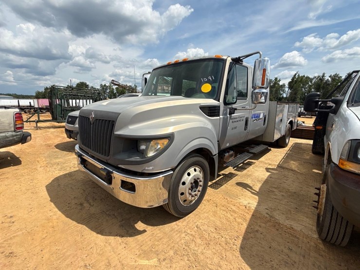 2012-international-durastar-4300-image-2