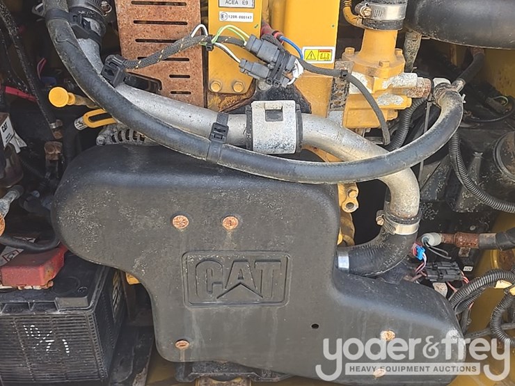 2018-caterpillar-262d-image-27