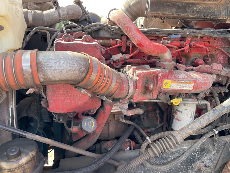 2014-peterbilt-579-image-42