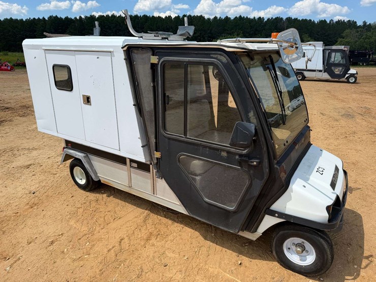 2005-club-car-carry-all-zmt-utility-cart-image-2