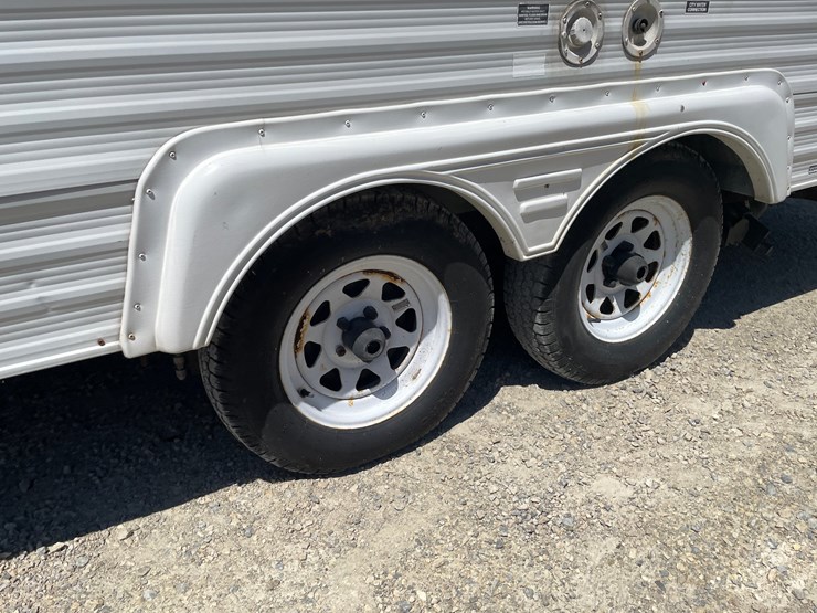 #460-•-2002-keystone-hornet-lite-bumper-pull-camper-(wi-title)-(helenville,wi)-image-9