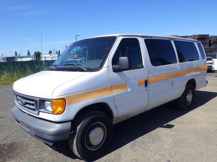 2006-ford-econoline-350-image-2