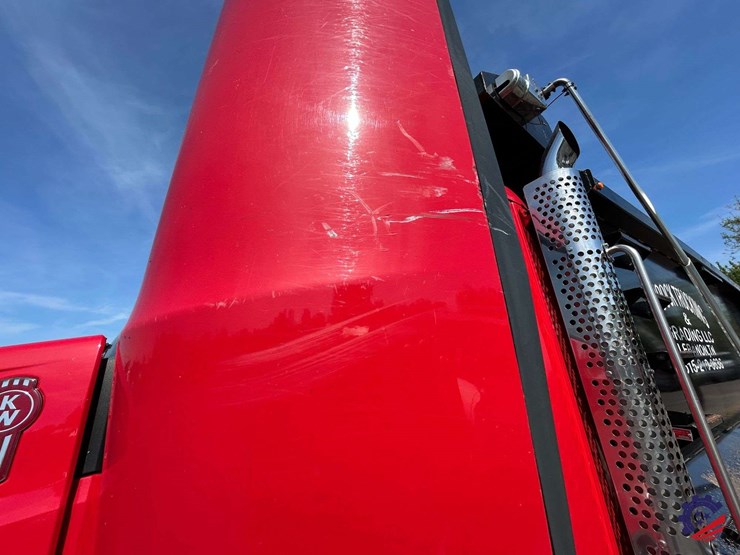 2020-kenworth-t880-image-42